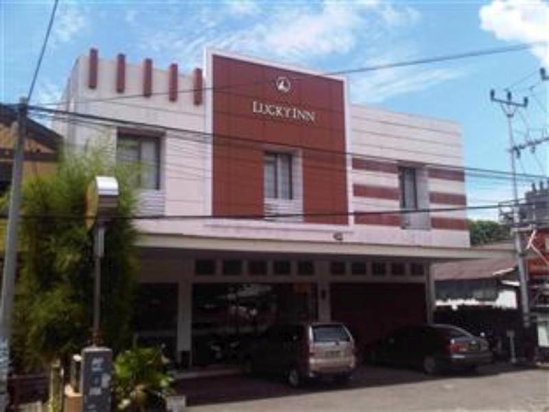 Hotel Lucky Inn Manado Eksteriør bilde