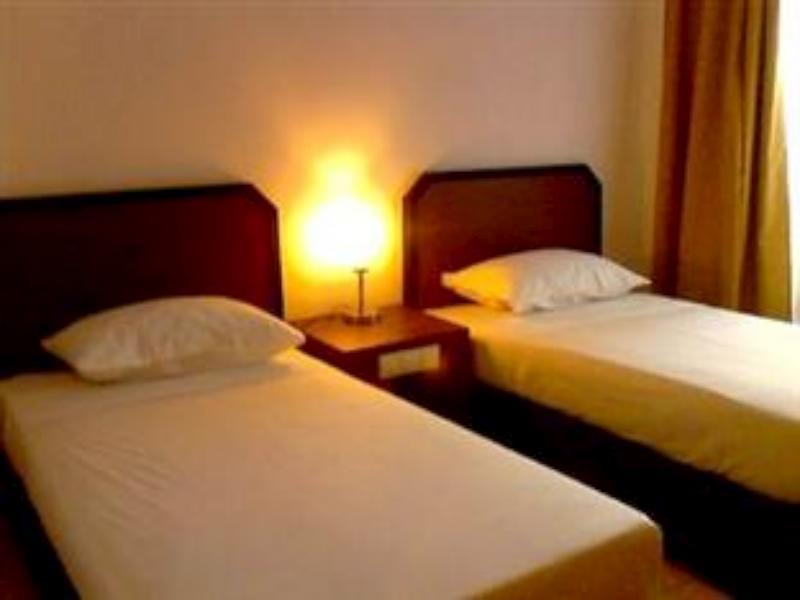 Hotel Lucky Inn Manado Eksteriør bilde