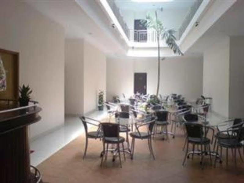 Hotel Lucky Inn Manado Eksteriør bilde